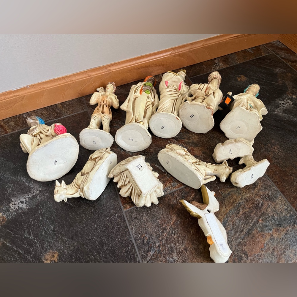 Vintage 12 piece Nativity set. Made in Japan - Picture 3 of 13